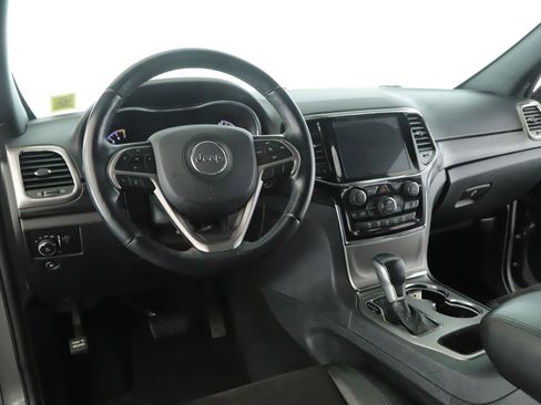 Used 2020 Jeep Grand Cherokee Altitude AWD/4WD image 2