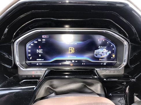 Used 2024 Chevrolet Silverado 2500 LTZ w/ LTZ Convenience Package image 15