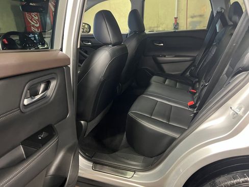 Used 2023 Nissan Rogue SL w/ SL Premium Package image 30