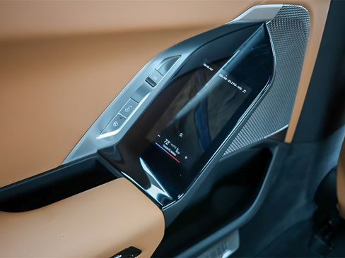 Used 2025 BMW 740i 740i w/ Premium Package image 23