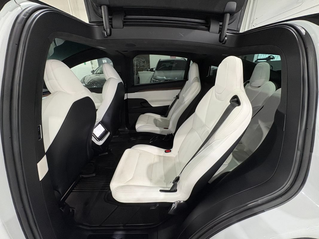 Used 2023 Tesla Model X AWD/4WD image 30