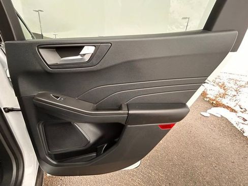 Used 2021 Ford Escape SE w/ SE Sport Appearance Package image 41