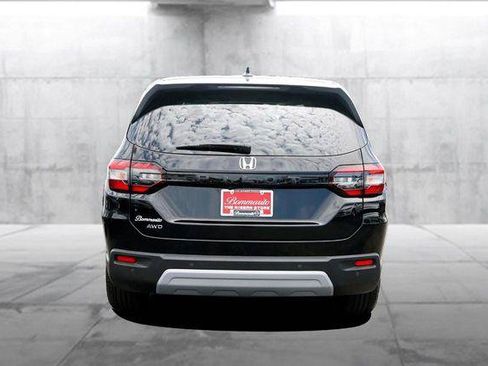 Used 2025 Honda Pilot EX-L image 6