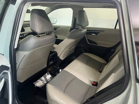 Used 2022 Toyota RAV4 XLE Premium AWD/4WD image 25