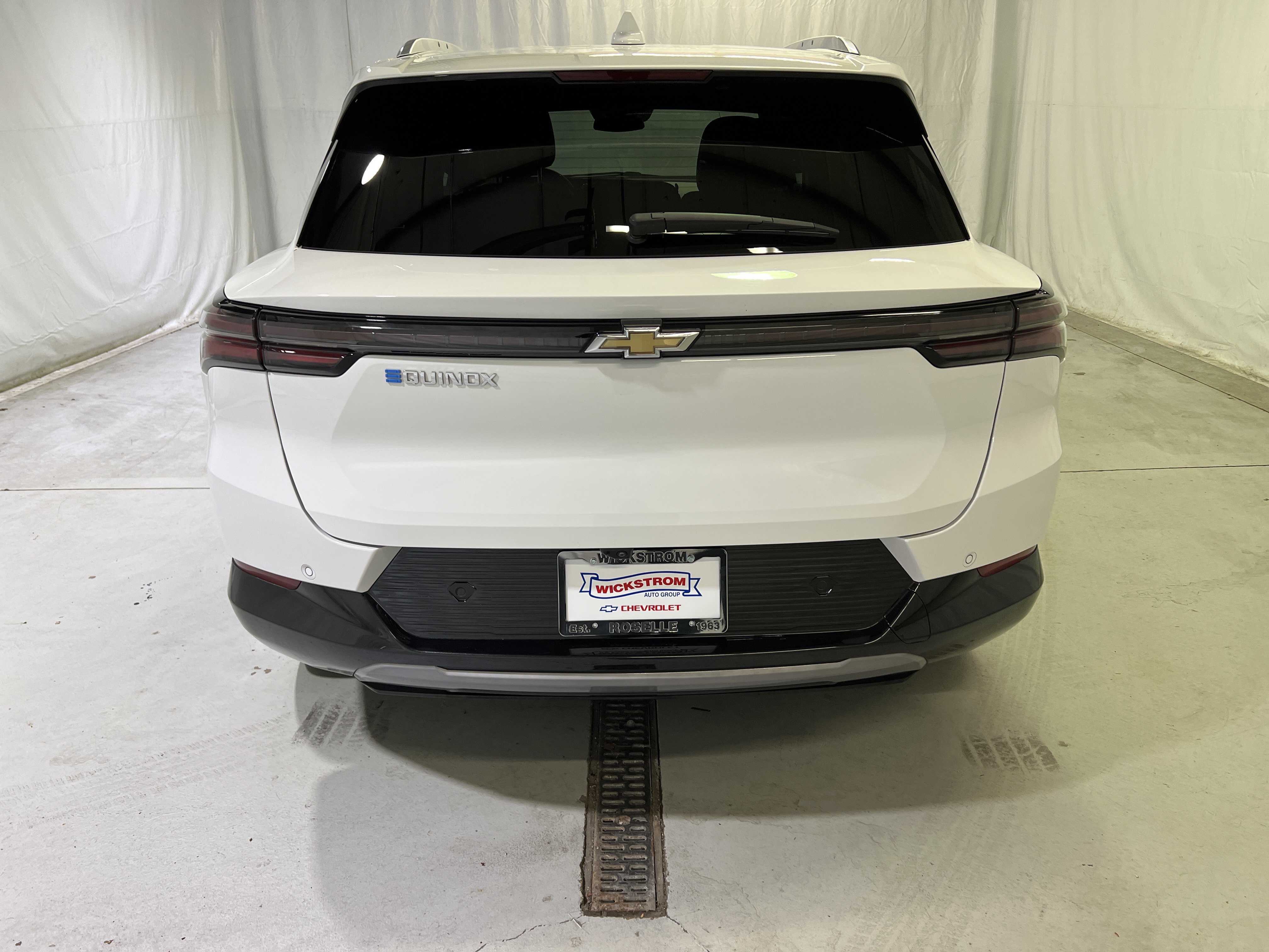 Used 2024 Chevrolet Equinox EV LT w/ Active Safety Package 3 FWD image 9