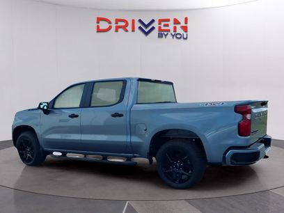 New 2026 Chevrolet Silverado 1500 Custom w/ LPO, Dark Essentials Package