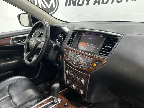 Used 2019 Nissan Pathfinder Platinum image 20