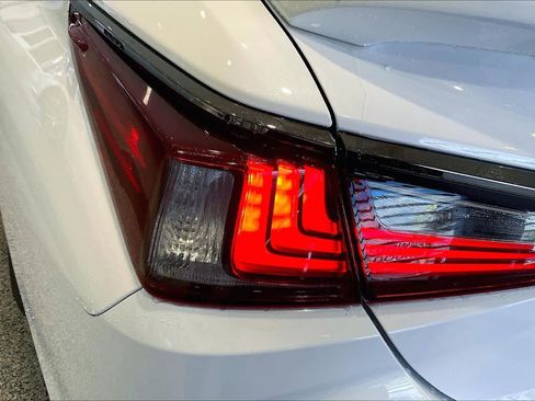 Used 2025 Lexus ES 300h F Sport w/ Accessory Package (Z1) FWD image 28