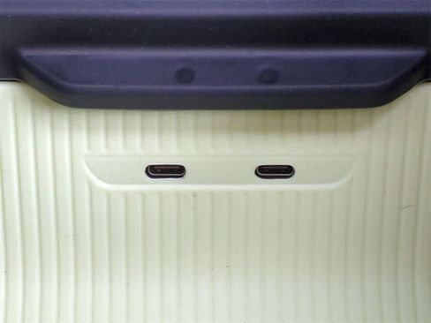 New 2025 Volvo EX30 Plus w/ Protection Package Premier image 29