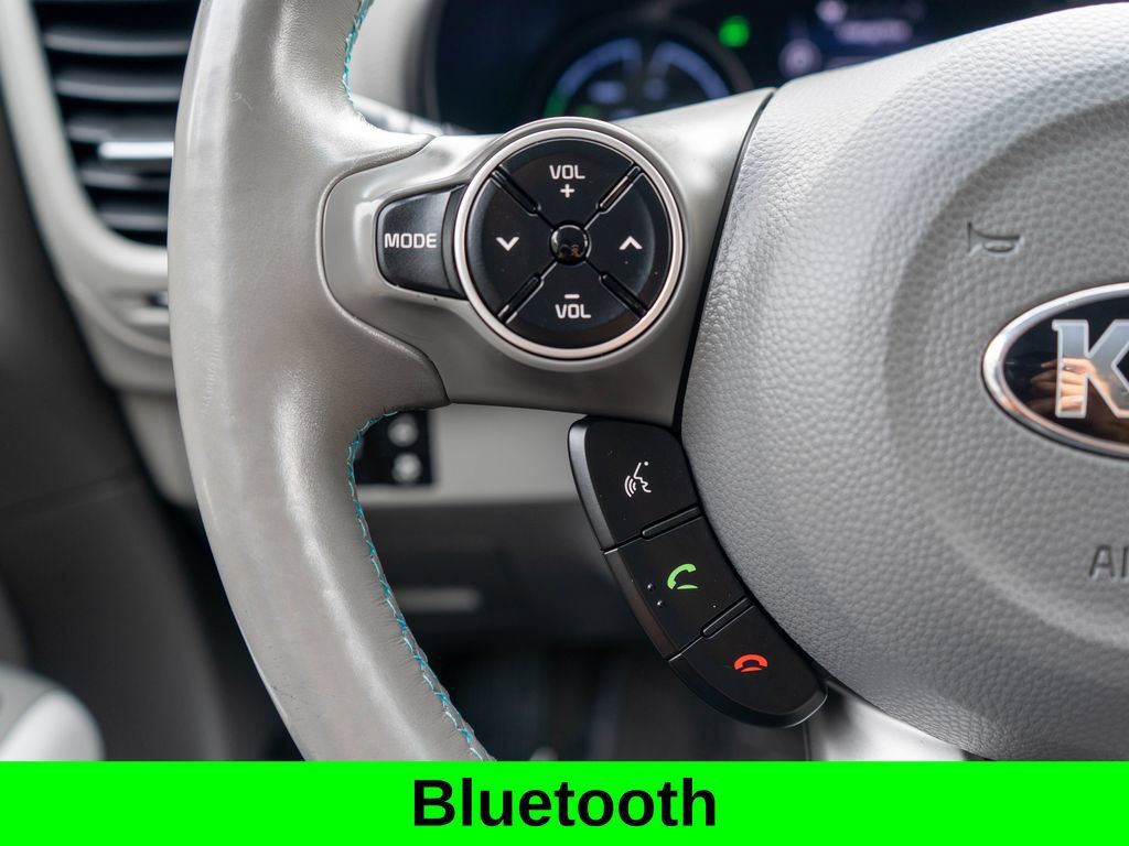 Used 2016 Kia Soul EV + FWD image 20
