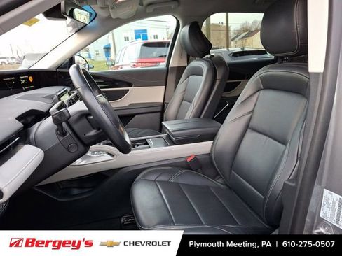 Used 2024 Lincoln Nautilus Premier AWD/4WD image 15