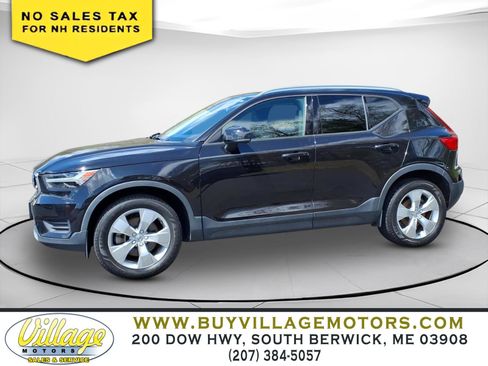 Used 2019 Volvo XC40 T4 Momentum FWD image 3