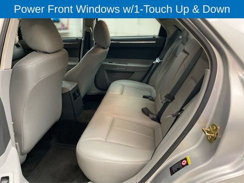 Used 2006 Chrysler 300 Touring image 10