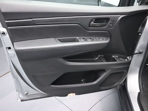 Used 2025 Honda Odyssey EX-L image 14