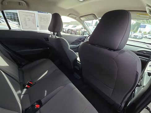 Used 2024 Subaru Crosstrek 2.0i image 8