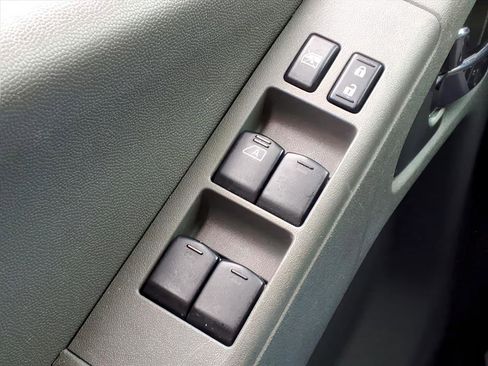 Used 2018 Nissan Frontier SV image 15