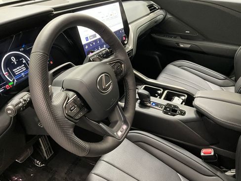 Used 2024 Lexus TX 500h AWD w/ Technology Package image 13