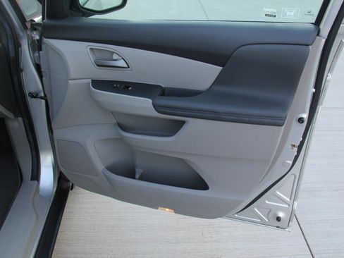 Used 2011 Honda Odyssey EX image 24