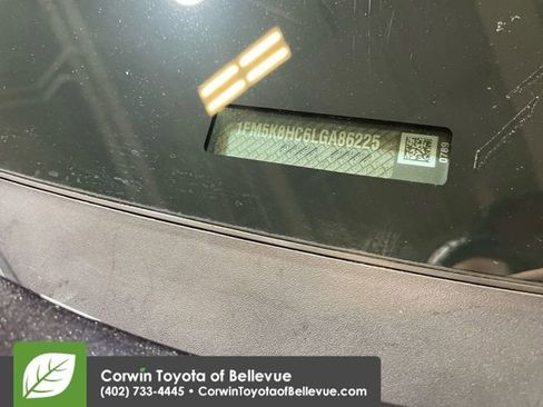 Used 2020 Ford Explorer Platinum image 28