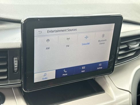 Certified 2023 Ford Explorer XLT RWD image 14