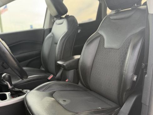 Used 2018 Jeep Compass Latitude w/ Popular Equipment Group image 11