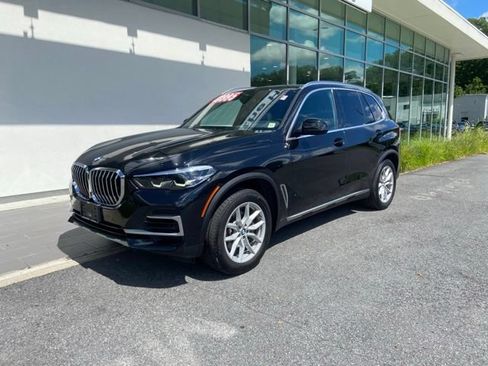 Used 2023 BMW X5 xDrive40i w/ Premium Package AWD/4WD image 3