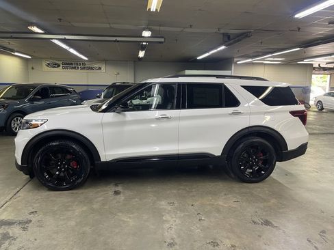 Certified 2021 Ford Explorer ST w/ Equipment Group 401A AWD/4WD image 4