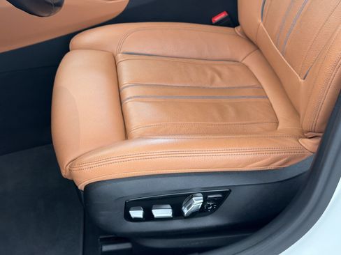 Used 2023 BMW M550i xDrive w/ Executive Package AWD/4WD image 15