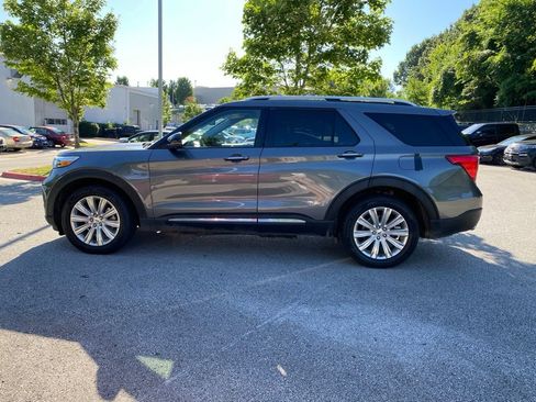 Used 2022 Ford Explorer Limited w/ Equipment Group 301A AWD/4WD image 4