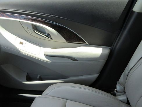 Certified 2014 Buick LaCrosse Leather FWD image 29