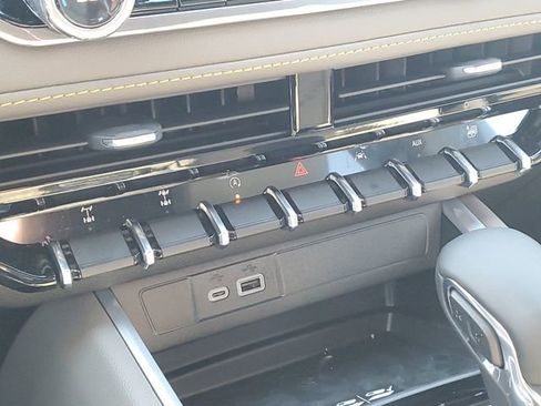 New 2026 Chevrolet Colorado ZR2 w/ Technology Package image 17