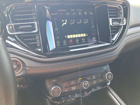 Used 2023 Dodge Durango SXT Launch Edition image 26