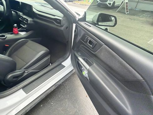 Used 2024 Ford Mustang Coupe RWD image 9
