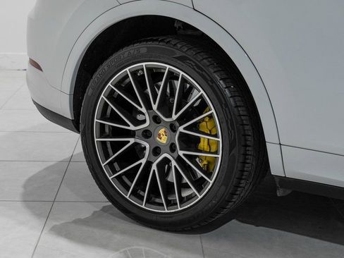 Used 2020 Porsche Cayenne Turbo AWD/4WD image 50