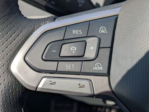 New 2026 Volkswagen Tiguan SE R-Line FWD image 27