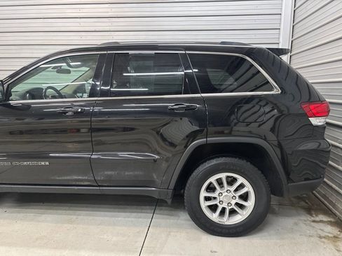 Used 2020 Jeep Grand Cherokee Laredo image 5