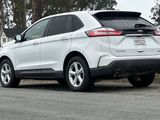 Used 2020 Ford Edge SE image 3