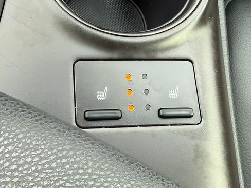 Used 2023 Toyota Camry XSE FWD image 11
