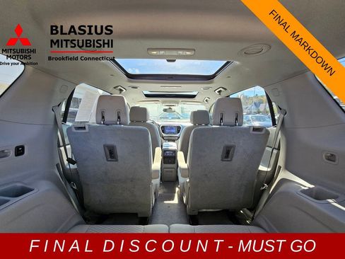 Used 2017 GMC Acadia SLE image 26