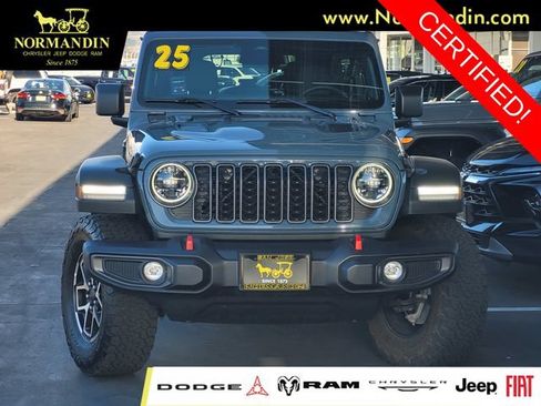 Certified 2025 Jeep Wrangler Unlimited Rubicon w/ Convenience Group AWD/4WD image 2
