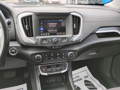 Used 2023 GMC Terrain SLE image 8