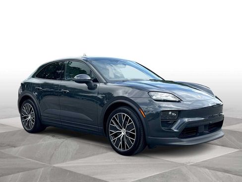 Used 2025 Porsche Macan Electric RWD image 2