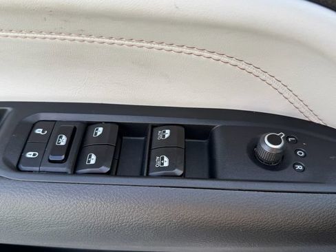 Used 2025 Jeep Compass Limited AWD/4WD image 23
