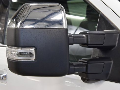 Used 2022 Ford F450 Platinum w/ FX4 Off-Road Package image 18