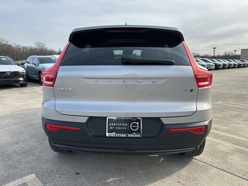 Certified 2023 Volvo XC40 B5 Plus w/ Climate Package image 7