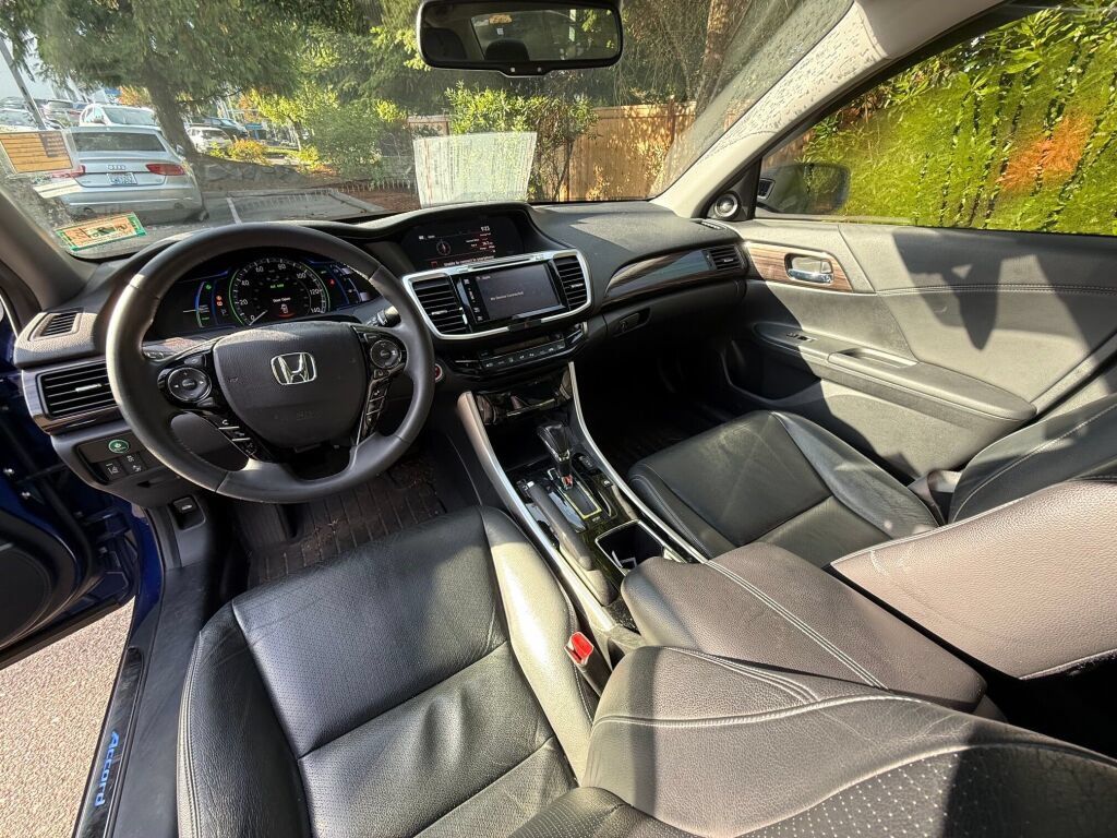 Used 2017 Honda Accord EX-L image 7