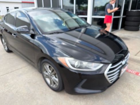 Used 2018 Hyundai Elantra SEL FWD image 4