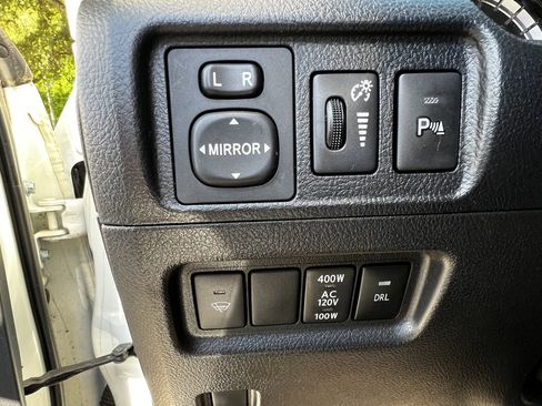 Used 2017 Toyota 4Runner Limited AWD/4WD image 15