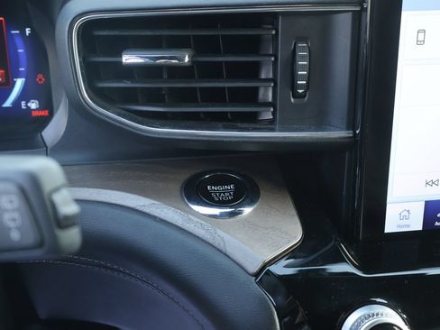 Used 2023 Ford Explorer Platinum w/ Technology Package AWD/4WD image 46