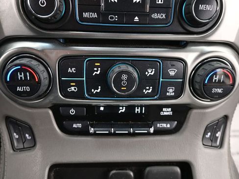 Used 2015 Chevrolet Suburban LT image 28